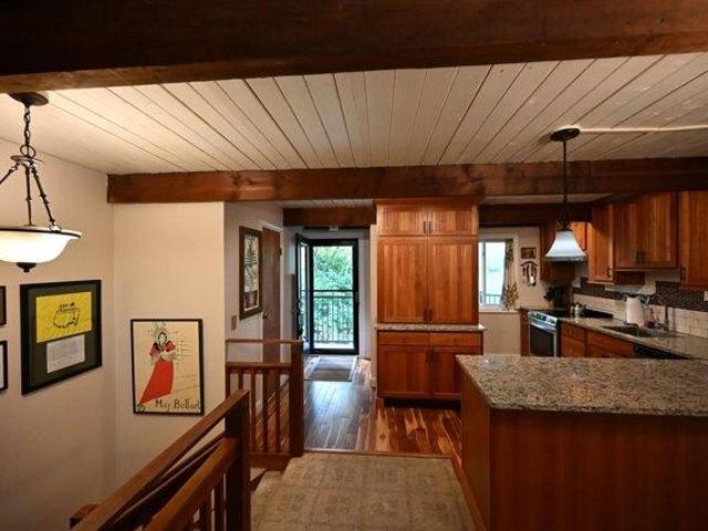 condo with 2 bedroom, Hartford VT ES105586519