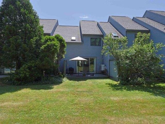 condo with 2 bedroom, Hartford VT ES105633654