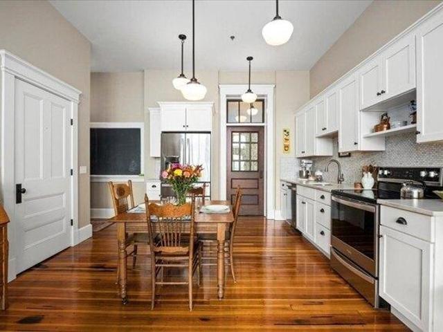 condo with 2 bedroom, Hatfield MA ES105341122