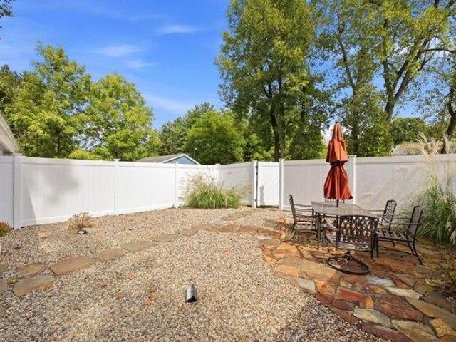 condo with 2 bedroom, Hatfield MA ES105587036
