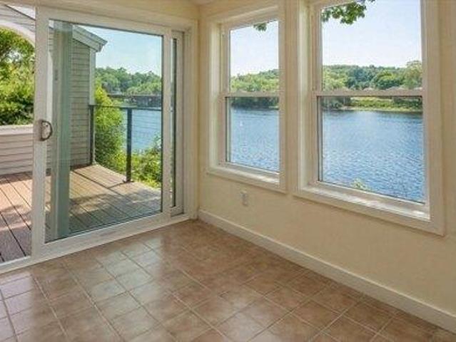 condo with 2 bedroom, Haverhill MA ES105402254