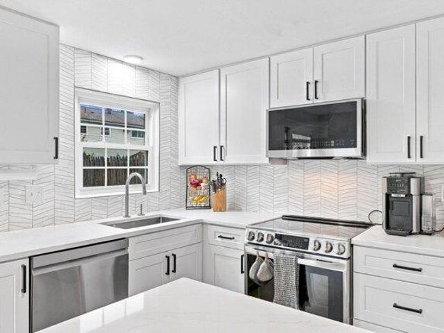 condo with 2 bedroom, Haverhill MA ES105629847