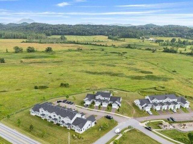 condo with 2 bedroom, Hinesburg VT ES105290375