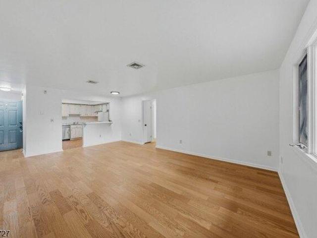 condo with 2 bedroom, Hillside NJ ES105553370