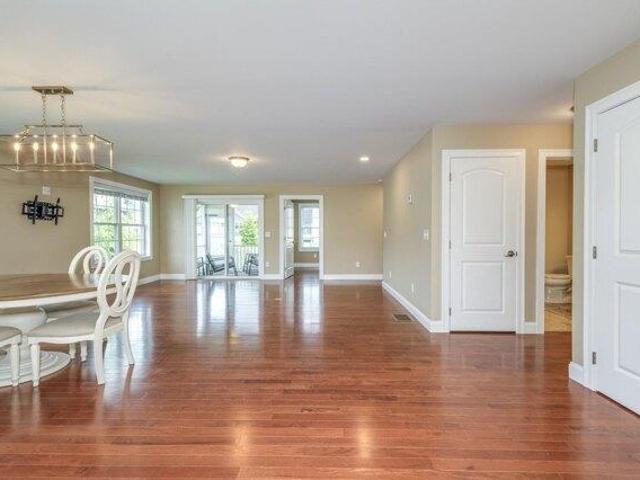 condo with 2 bedroom, Hooksett NH DS104410928
