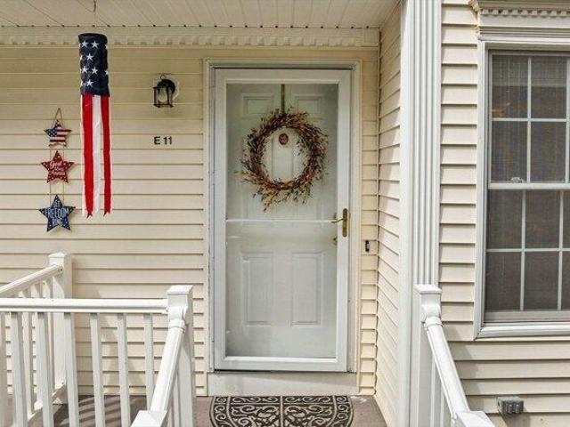 condo with 2 bedroom, Hooksett NH ES105288858