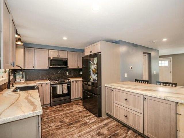 condo with 2 bedroom, Hooksett NH ES105385286