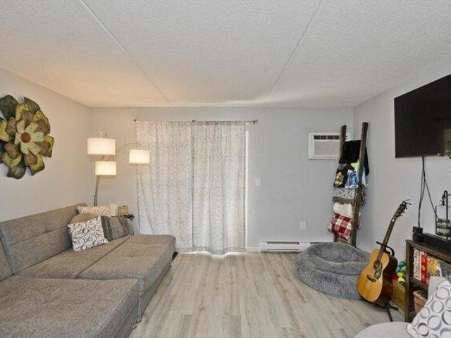 condo with 2 bedroom, Holyoke MA ES105257067