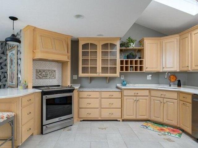 condo with 2 bedroom, Holden MA ES104541539