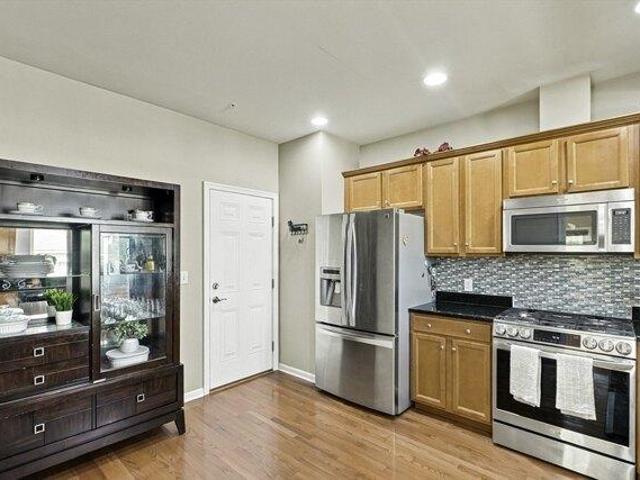 condo with 2 bedroom, Hopkinton MA ES105275396