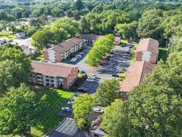condo with 2 bedroom, Johnston RI ES105401267