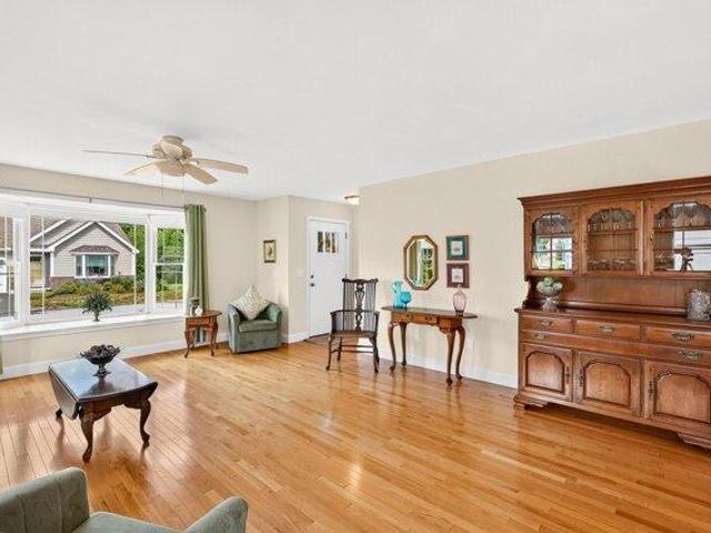 condo with 2 bedroom, Kingston NH ES105575717