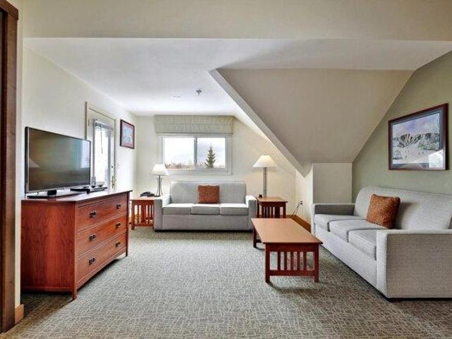 condo with 2 bedroom, Killington VT ES105633841