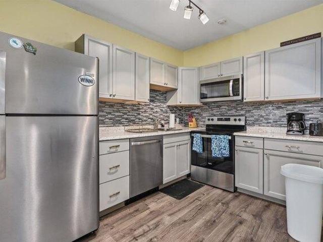 condo with 2 bedroom, Laconia NH ES105478106