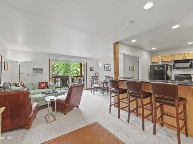 condo with 2 bedroom, Lenox MA ES105440119