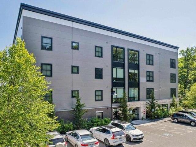 condo with 2 bedroom, Lebanon NH ES104650243