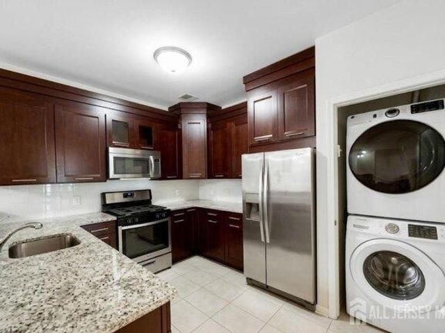 condo with 2 bedroom, Linden NJ ES105424582
