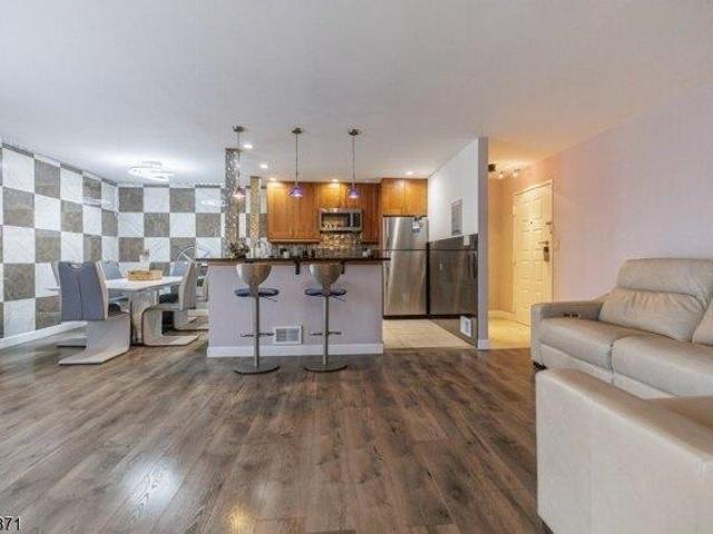 condo with 2 bedroom, Linden NJ ES105427541