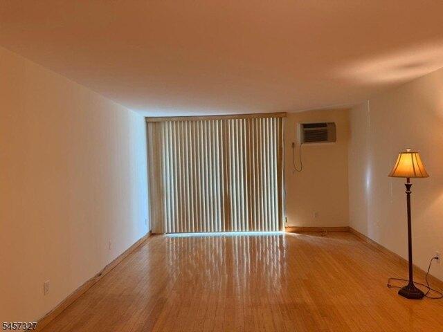 condo with 2 bedroom, Little Ferry NJ ES105651025