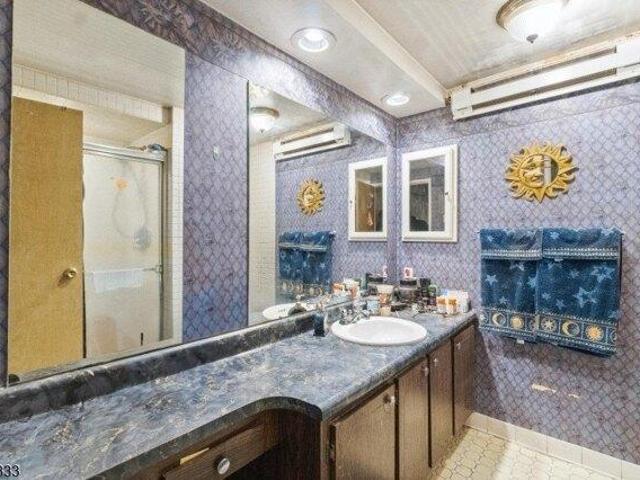 condo with 2 bedroom, Little Ferry NJ ES105232093