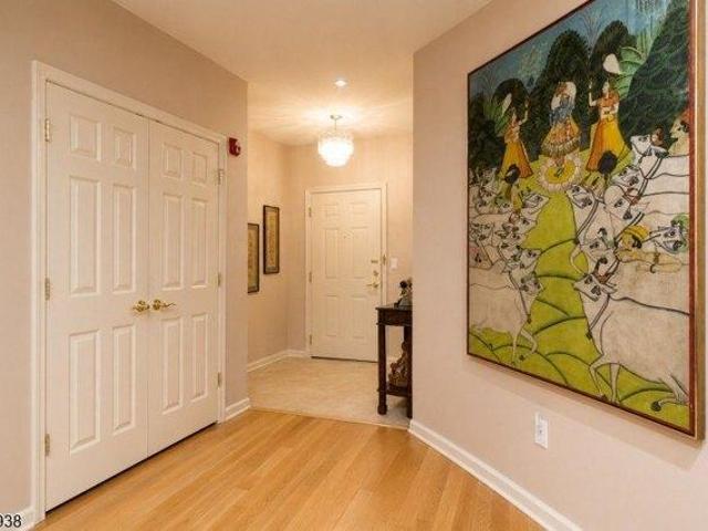 condo with 2 bedroom, Livingston NJ ES105516140
