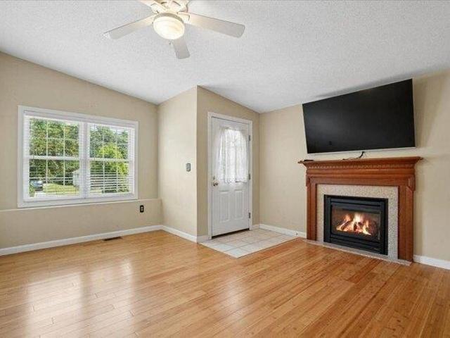 condo with 2 bedroom, Londonderry NH ES104849385