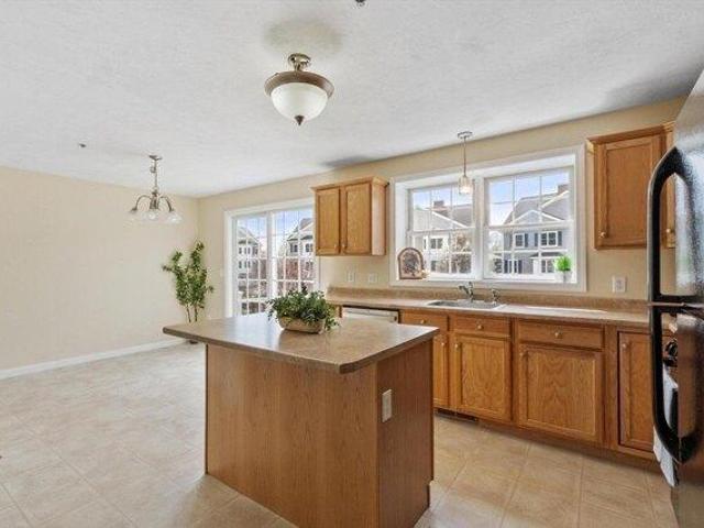 condo with 2 bedroom, Lowell MA DS104234704