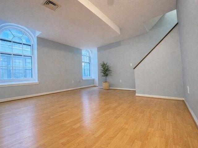 condo with 2 bedroom, Lowell MA ES105632588