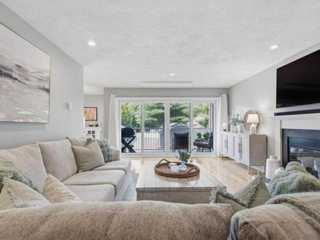 condo with 2 bedroom, Lynnfield MA ES105364656