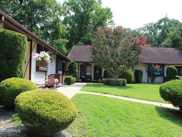 condo with 2 bedroom, Manalapan NJ ES105537590