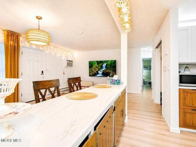 condo with 2 bedroom, Manalapan NJ ES105557198