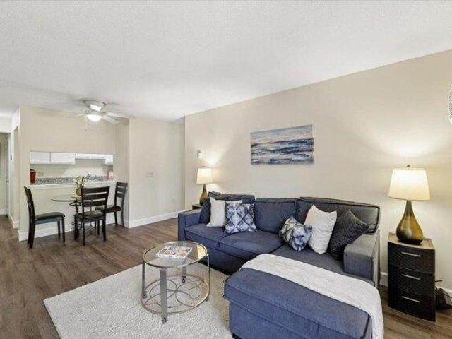 condo with 2 bedroom, Manchester NH ES104570445