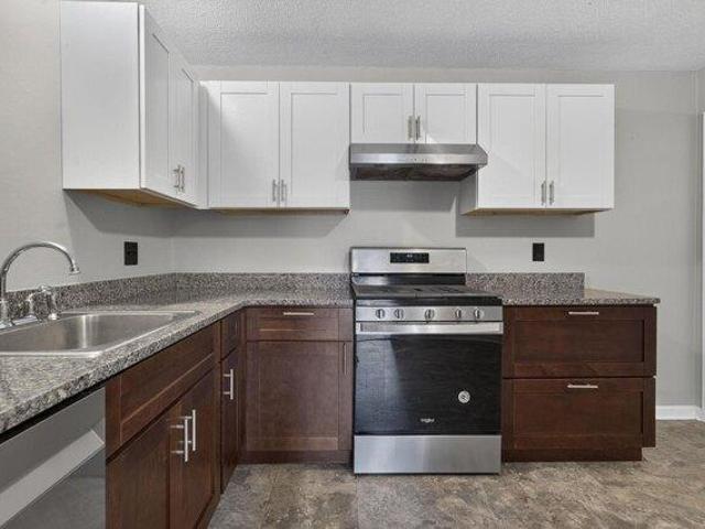 condo with 2 bedroom, Manchester NH ES105383998