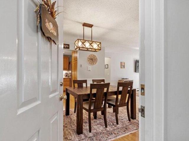 condo with 2 bedroom, Manchester NH ES105443087