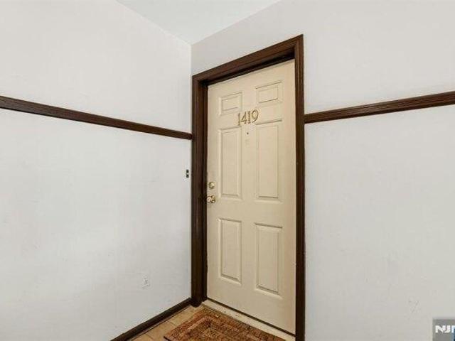 condo with 2 bedroom, Mahwah NJ ES105206200
