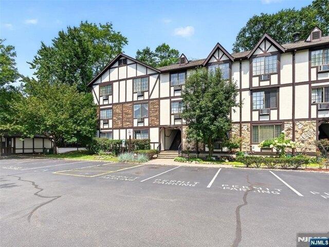 condo with 2 bedroom, Mahwah NJ ES105289585