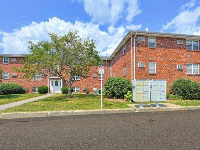 condo with 2 bedroom, Medfield MA ES105536961