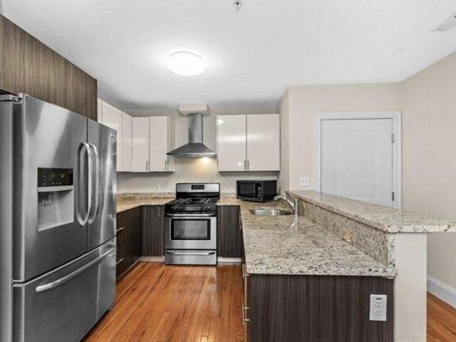 condo with 2 bedroom, Medford MA ES105384335