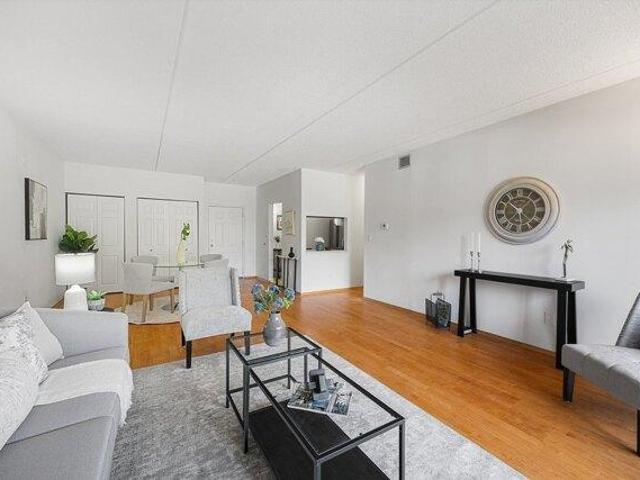 condo with 2 bedroom, Medford MA ES105415420