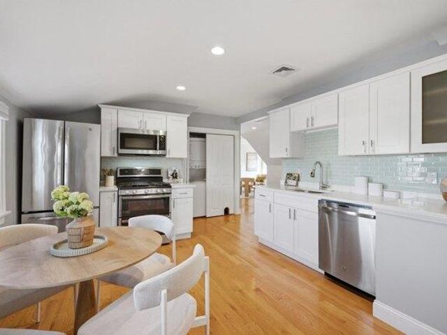 condo with 2 bedroom, Medford MA ES105418173