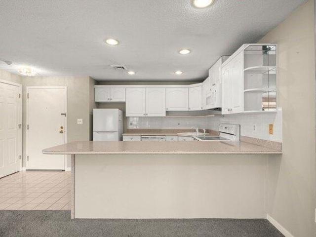 condo with 2 bedroom, Medford MA ES105424956