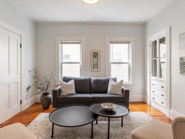 condo with 2 bedroom, Medford MA ES105474170