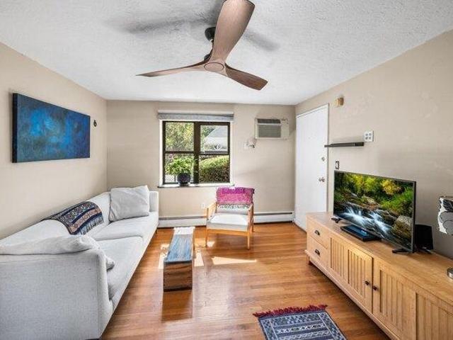 condo with 2 bedroom, Medford MA ES105559795