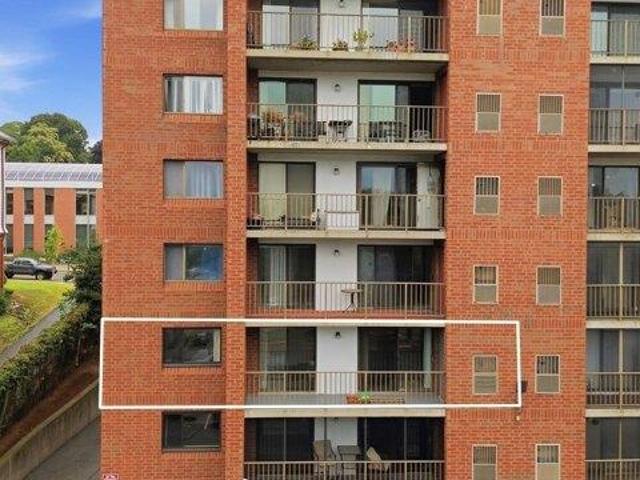 condo with 2 bedroom, Medford MA ES105575995