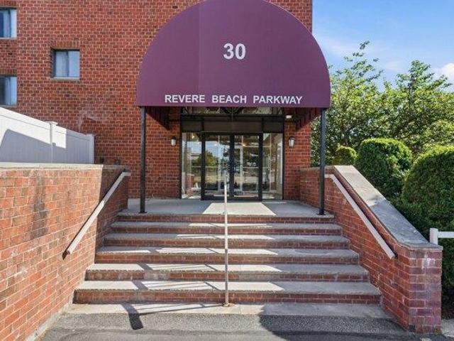 condo with 2 bedroom, Medford MA ES105579378
