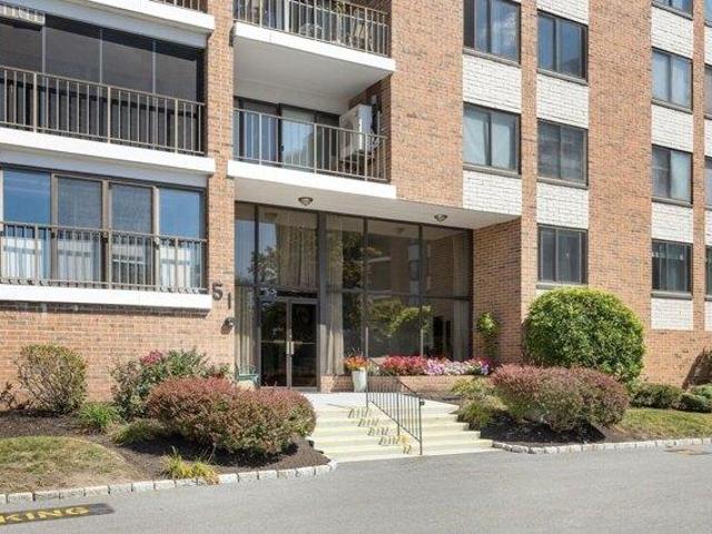 condo with 2 bedroom, Melrose MA ES105442974