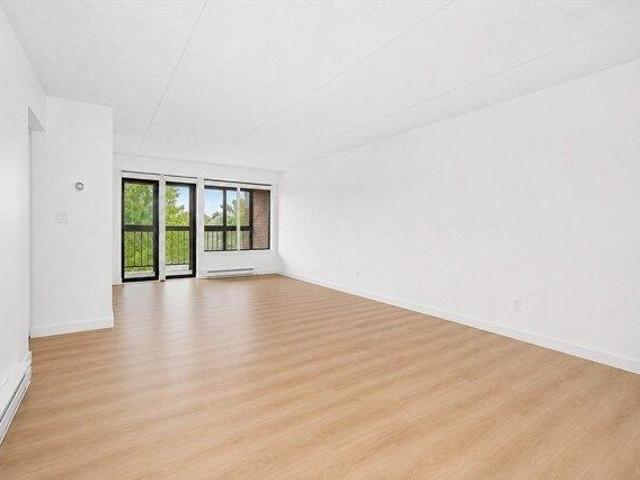 condo with 2 bedroom, Melrose MA ES105609413