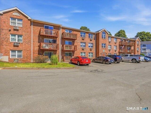 condo with 2 bedroom, Meriden CT ES104511592