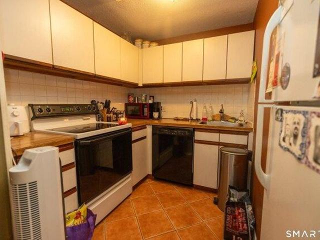 condo with 2 bedroom, Middletown CT ES106154841