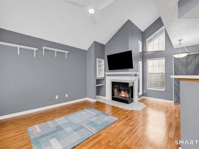 condo with 2 bedroom, Middletown CT ES106233805